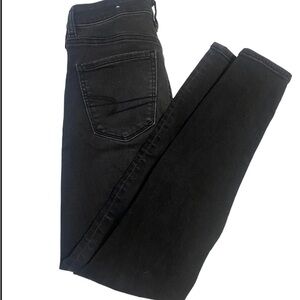 Woman’s black jeggings